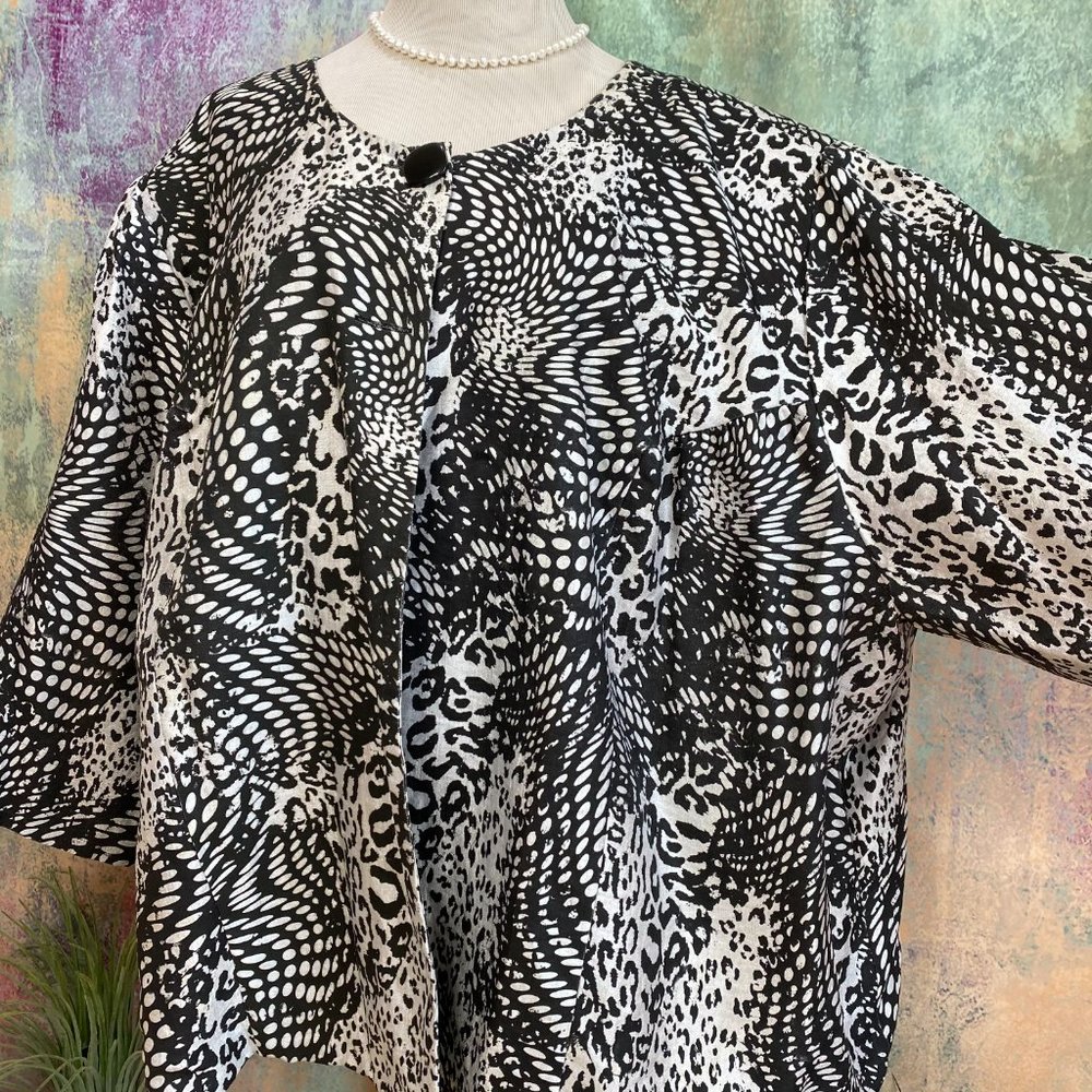 ๐Maggie Barnes Stylish one Button Jacket - Picture 5 of 14